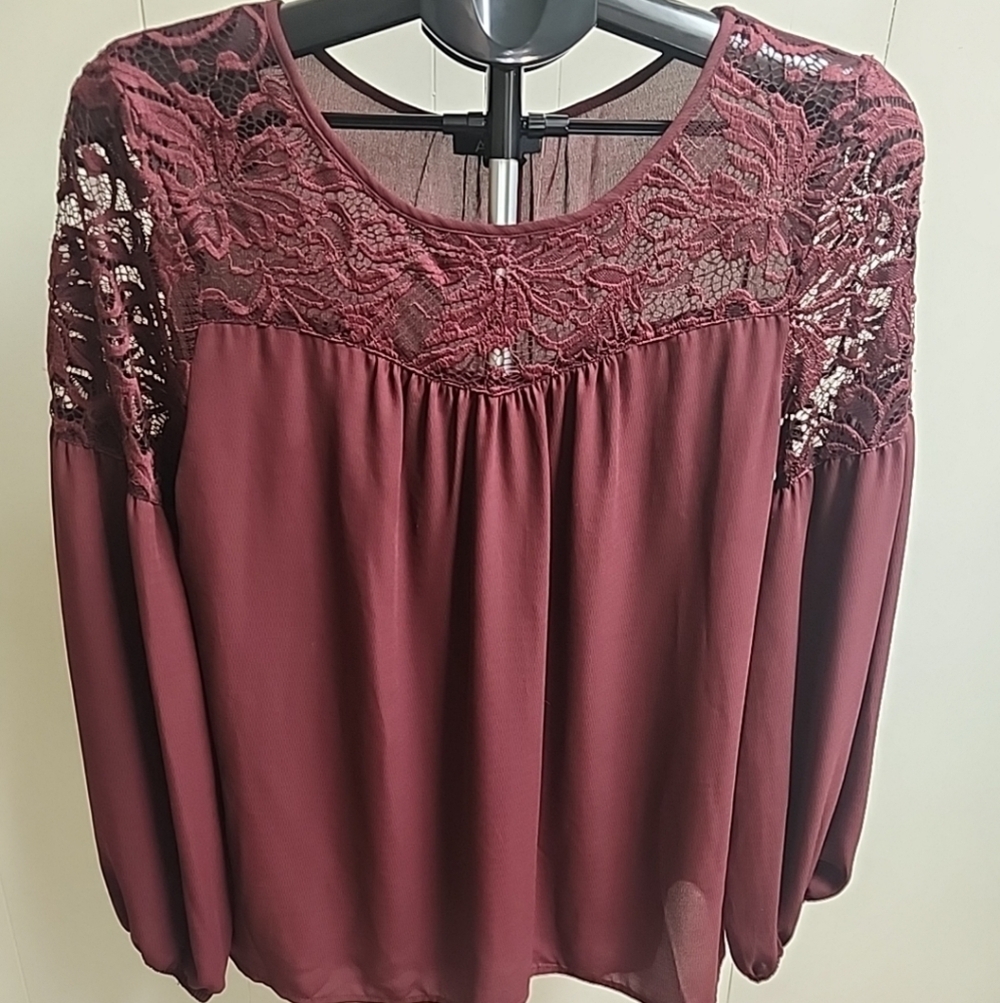 Alyx maroon blouse Flutter Sleeve Size Large